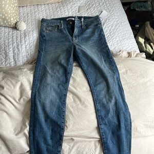GOOD AMERICAN GOOD LEGS JEANS